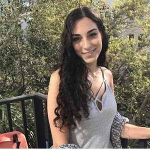 Meet your Posher, Danielle